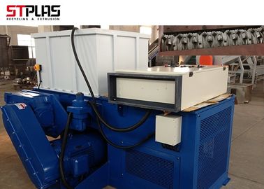1000kg/h D2 1シャフトのプラスチック シュレッダー機械無駄のプラスティック容器のシュレッダー